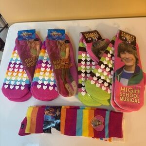 LOT SLIPPER & KNEE SOCKS, HANNAH MONTANA, HIGH SCHOOL MUSICAL 12 PAIRS